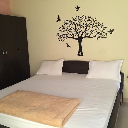 היידראבד Maruthi Residency Inn & Restaurant מראה חיצוני תמונה
