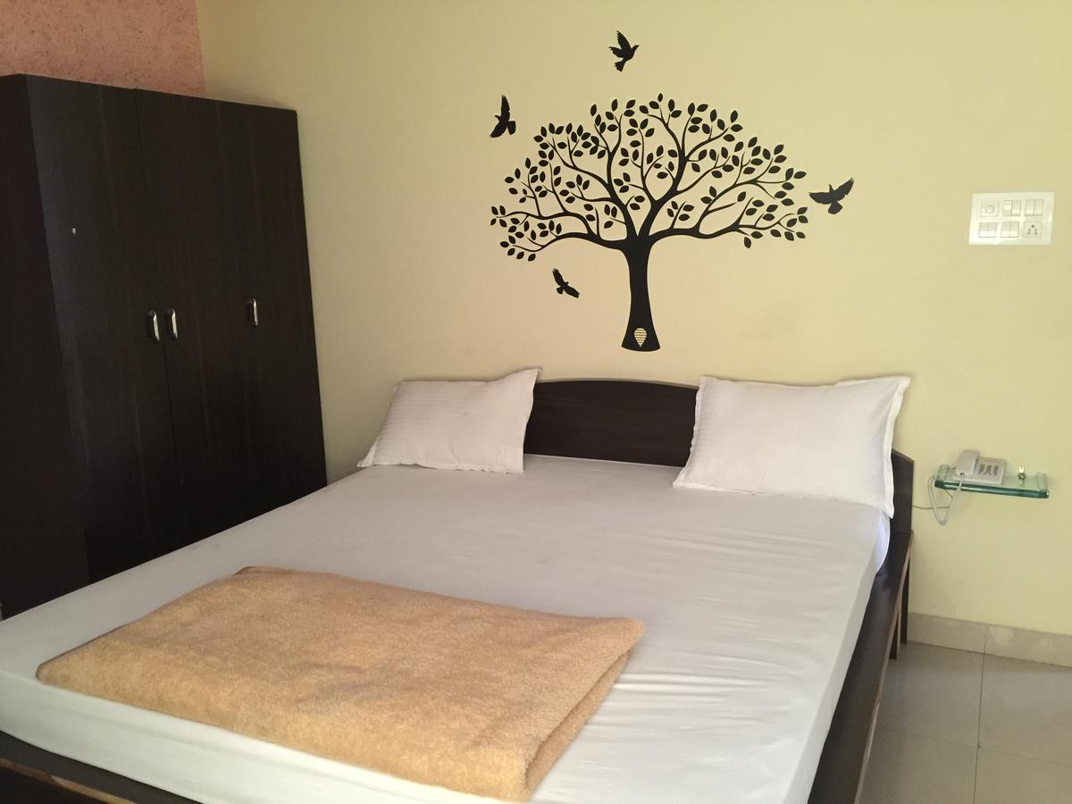 היידראבד Maruthi Residency Inn & Restaurant מראה חיצוני תמונה